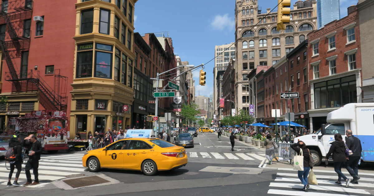 Kereszteződés a Broadway-en Kereszteződés a Broadway-en